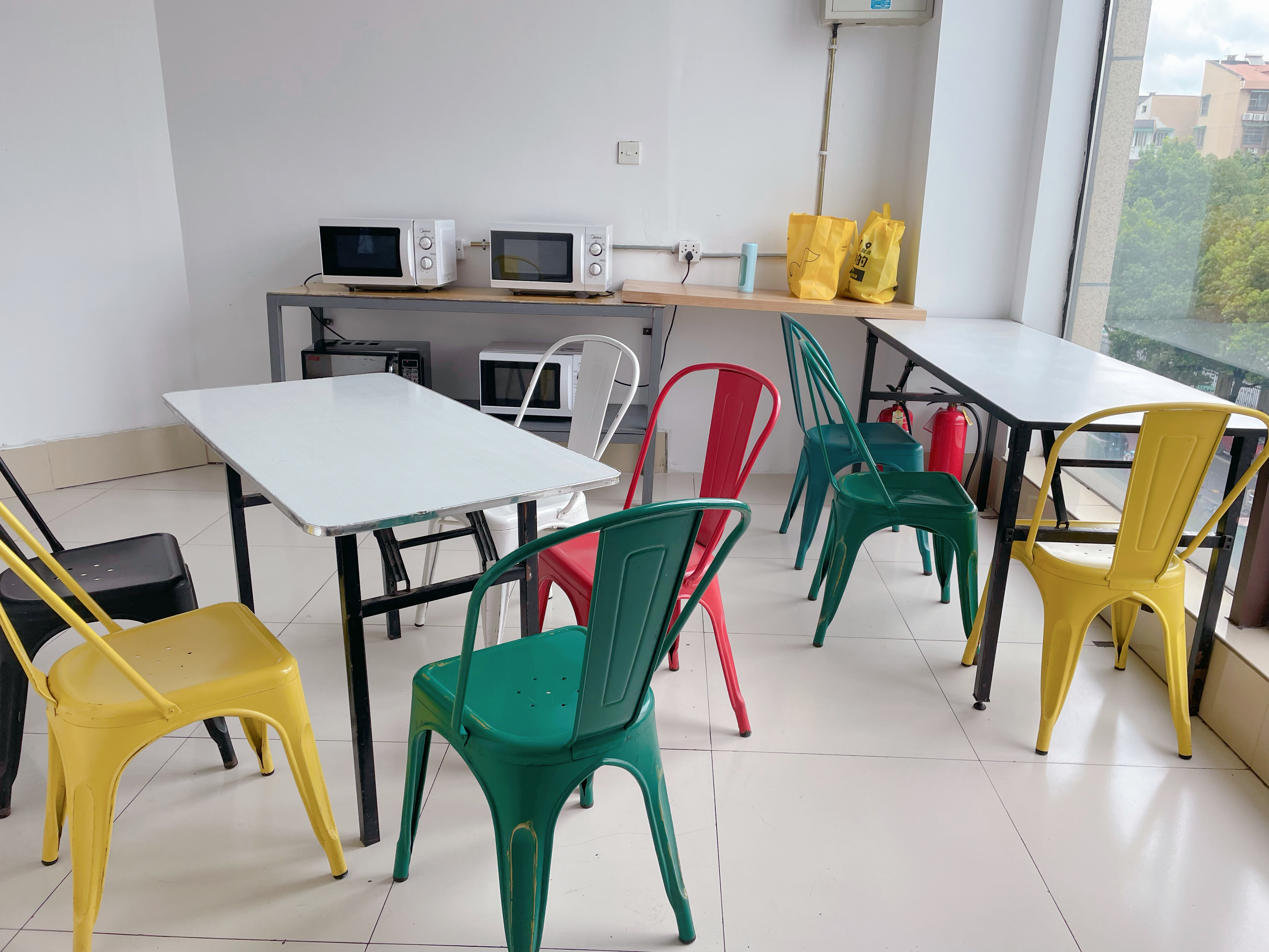 水晶城员工食堂替换新座椅