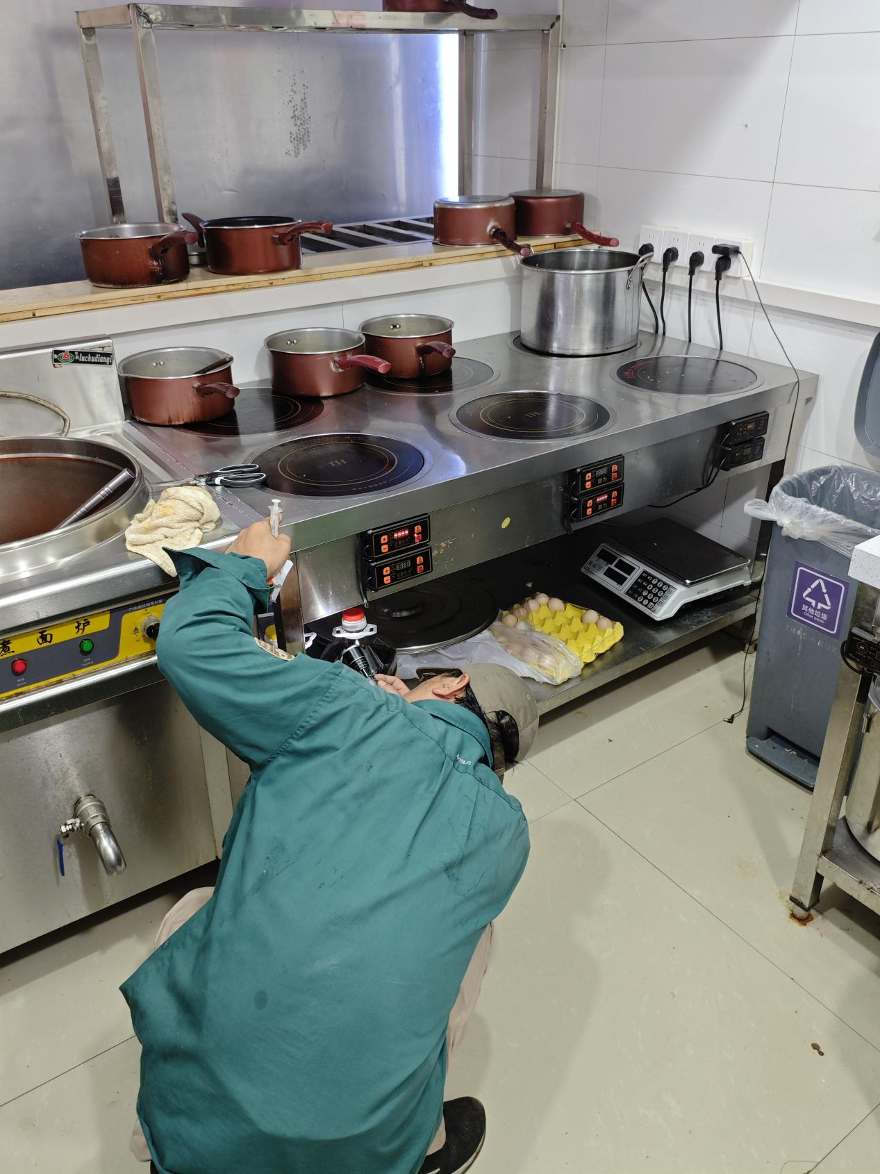 周全开展除“四害”筑牢康健“防护墙”