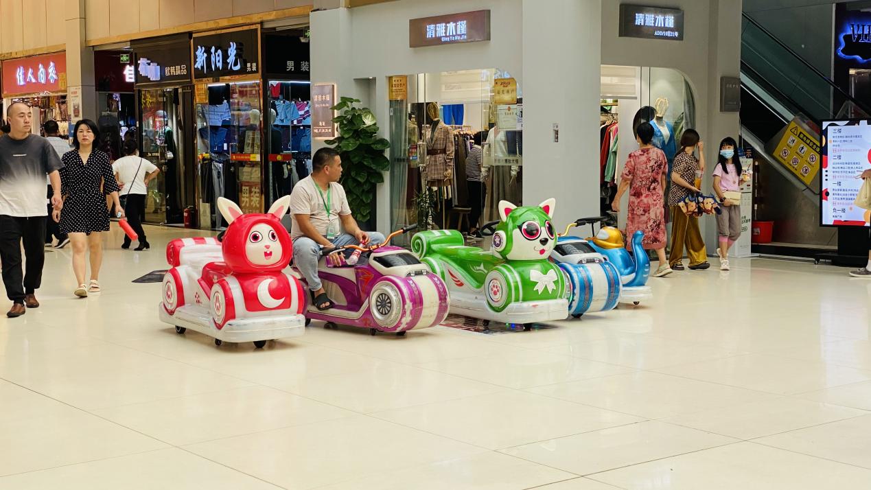 儿童游乐车现身钱江商城，，，，，，，，深受小朋侪青睐