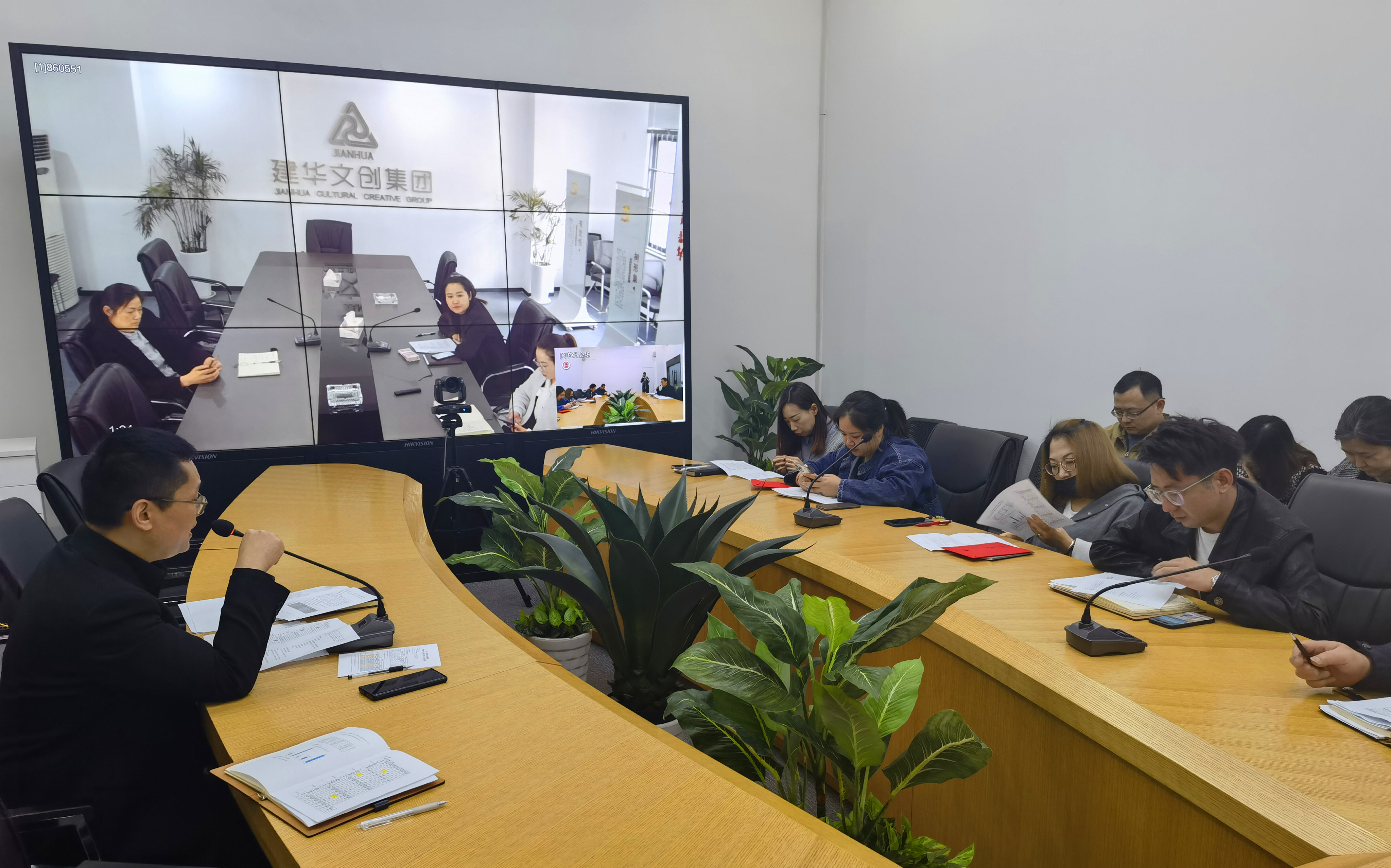 表扬先进鼓劲头 激励斗志创佳绩