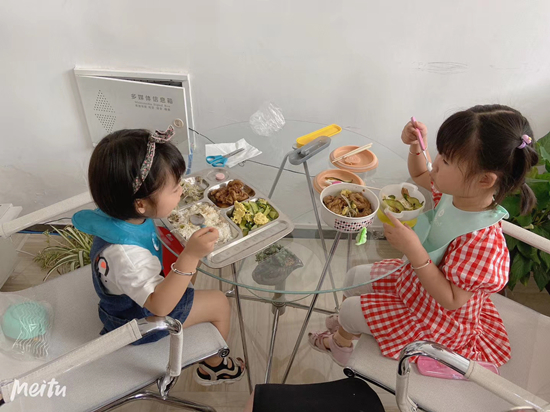 利记官网平台入口文创集团开展“关爱职工子女”暑期特殊运动