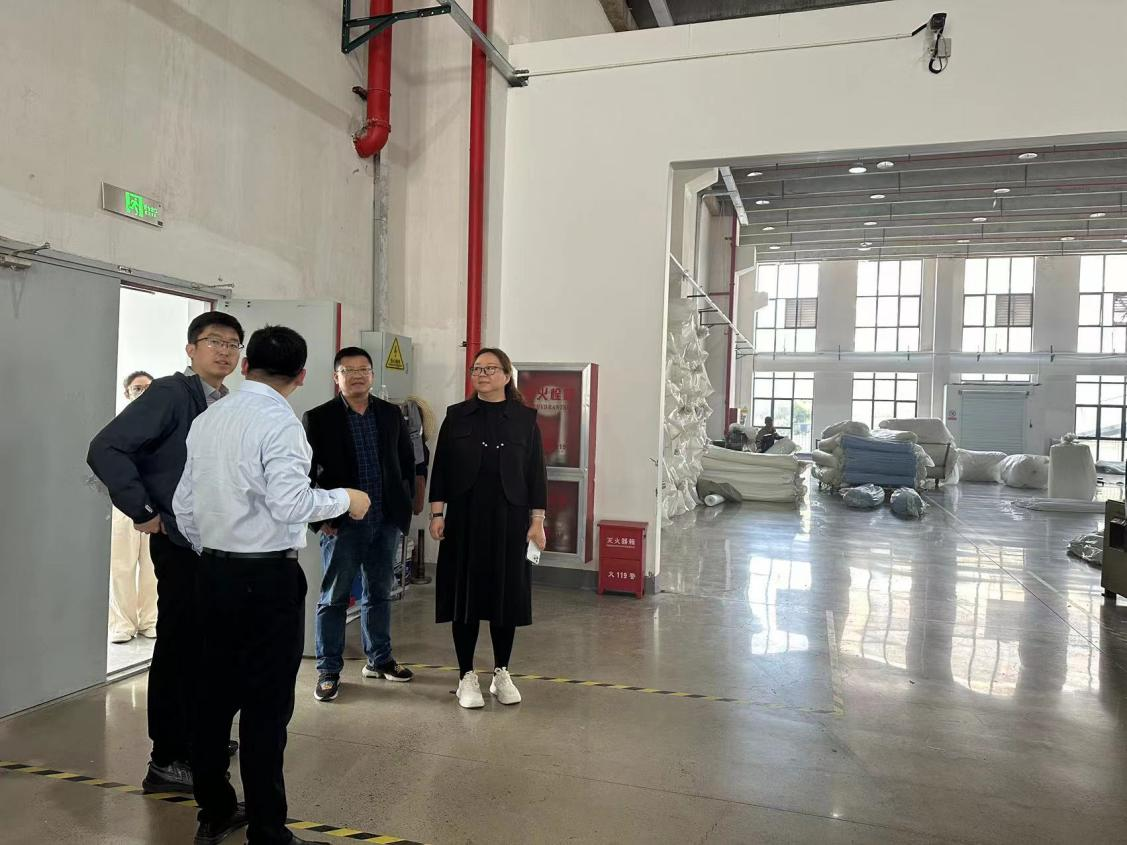 清华大学校友总会副秘书长董吉男莅临利记官网平台入口新材考察指导