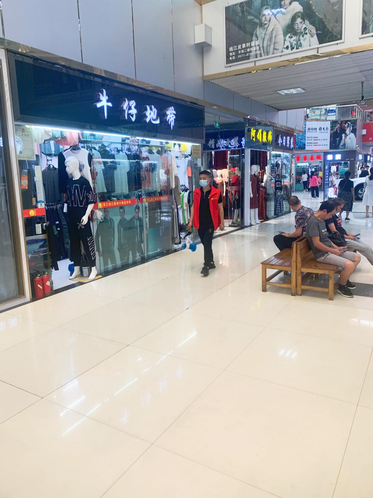 商户变身“自愿者” 防疫攻坚再添新军