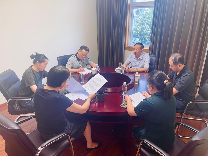 切脉市场动态，，，，，，，，明确未来生长偏向——董事长一行赴利记官网平台入口收支口商业有限公司调研