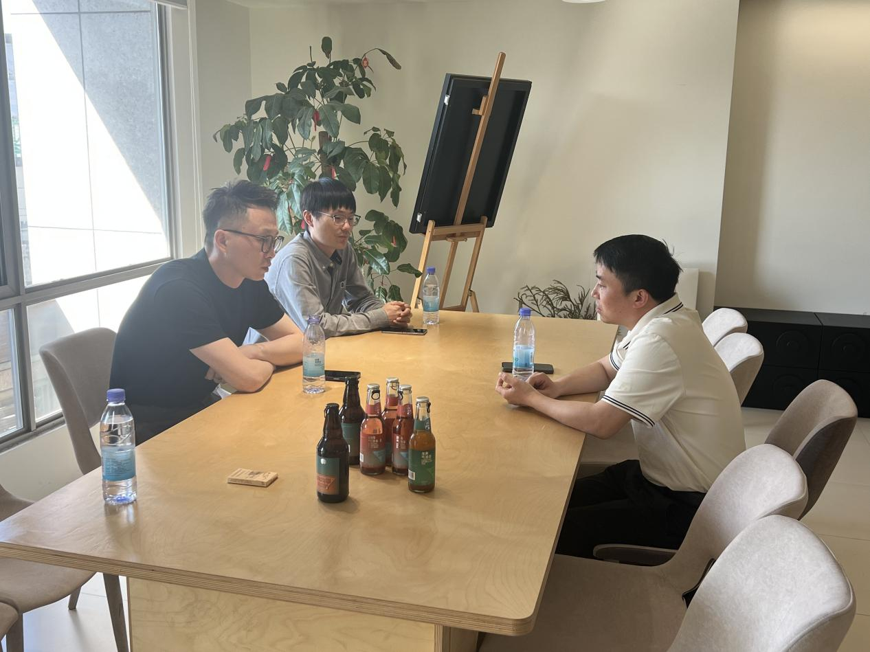 钱江商城管理团队走访武林夜市 共探经济生长新路径