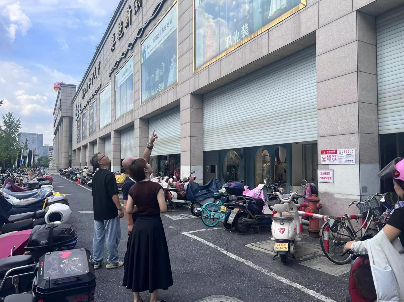 闻“风”而动，，，，，，严阵以待钱江商城做好台风防御事情