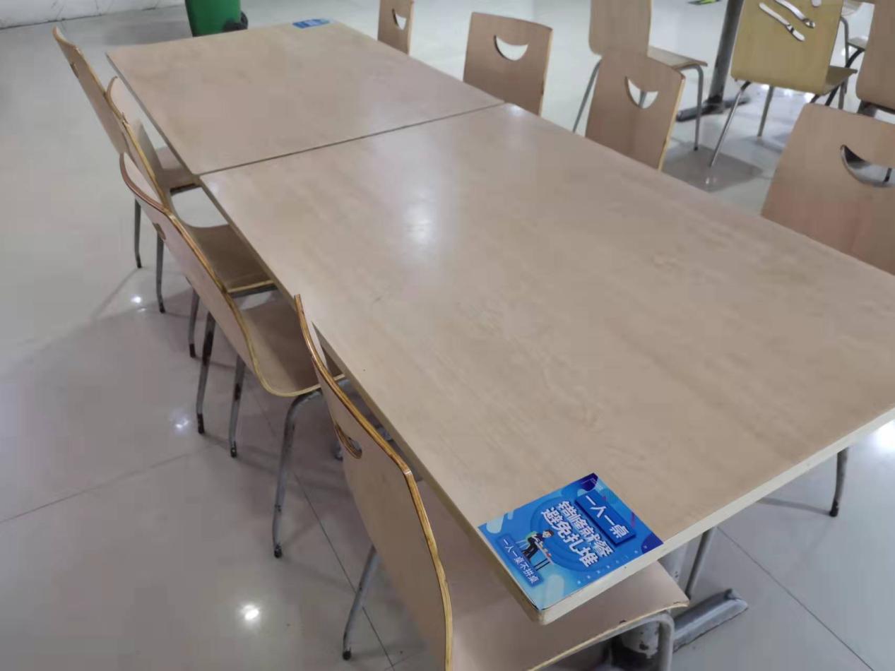 钱江商城接纳隔桌用餐，，，，，，，主顾吃得定心定心舒心