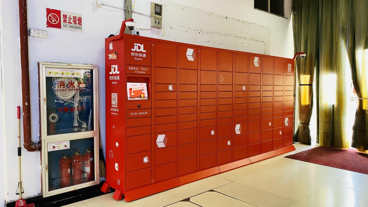 快递柜进钱江，，，，，，，，便民服务暖人心