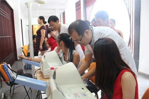 20130626-27利记官网平台入口文创园党支部团结拱墅二院开展“轻松一身，，，，，慢病远离”主题运动 (2).jpg