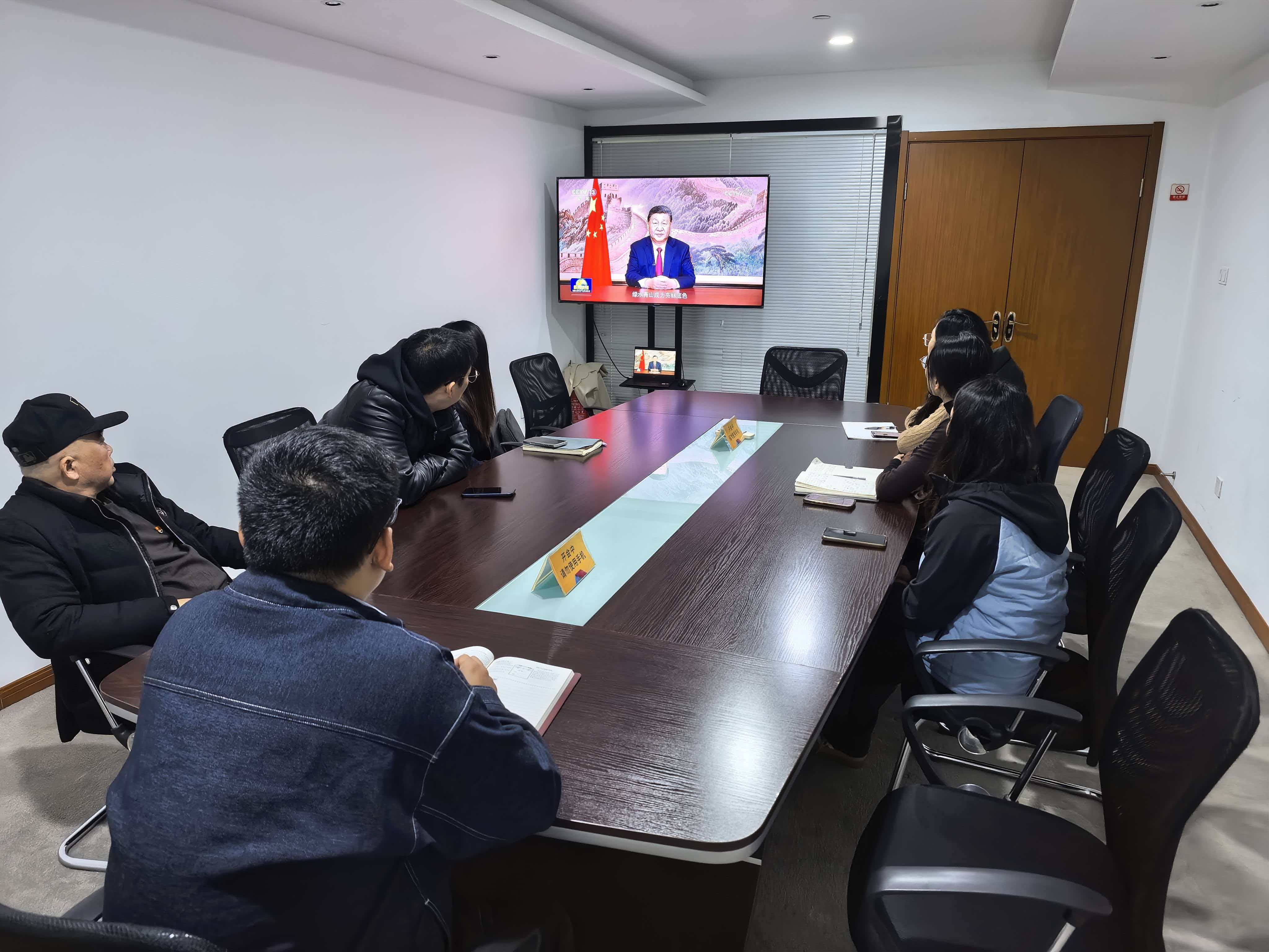 水晶城党支部开展1月党员牢靠运动