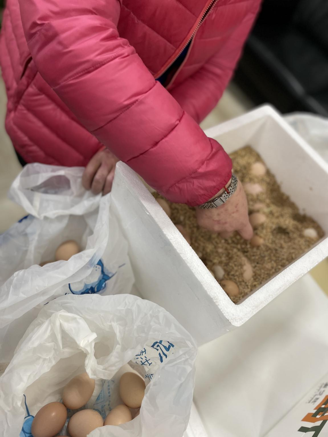 鸡蛋虽“土”，，，，，，，可是创意很“新”