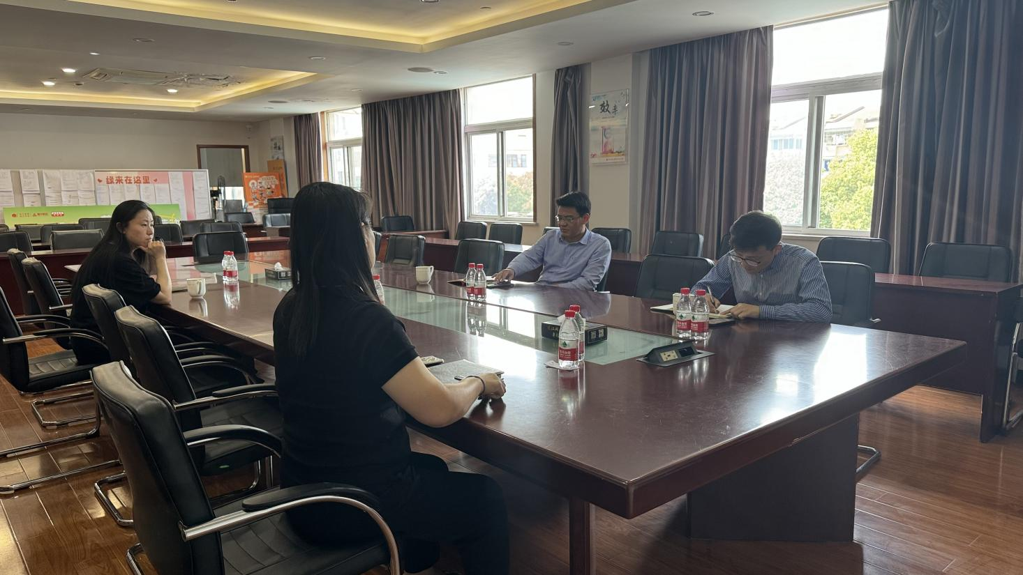 拱墅区人社局走访钱江商城开展劳动监察事情