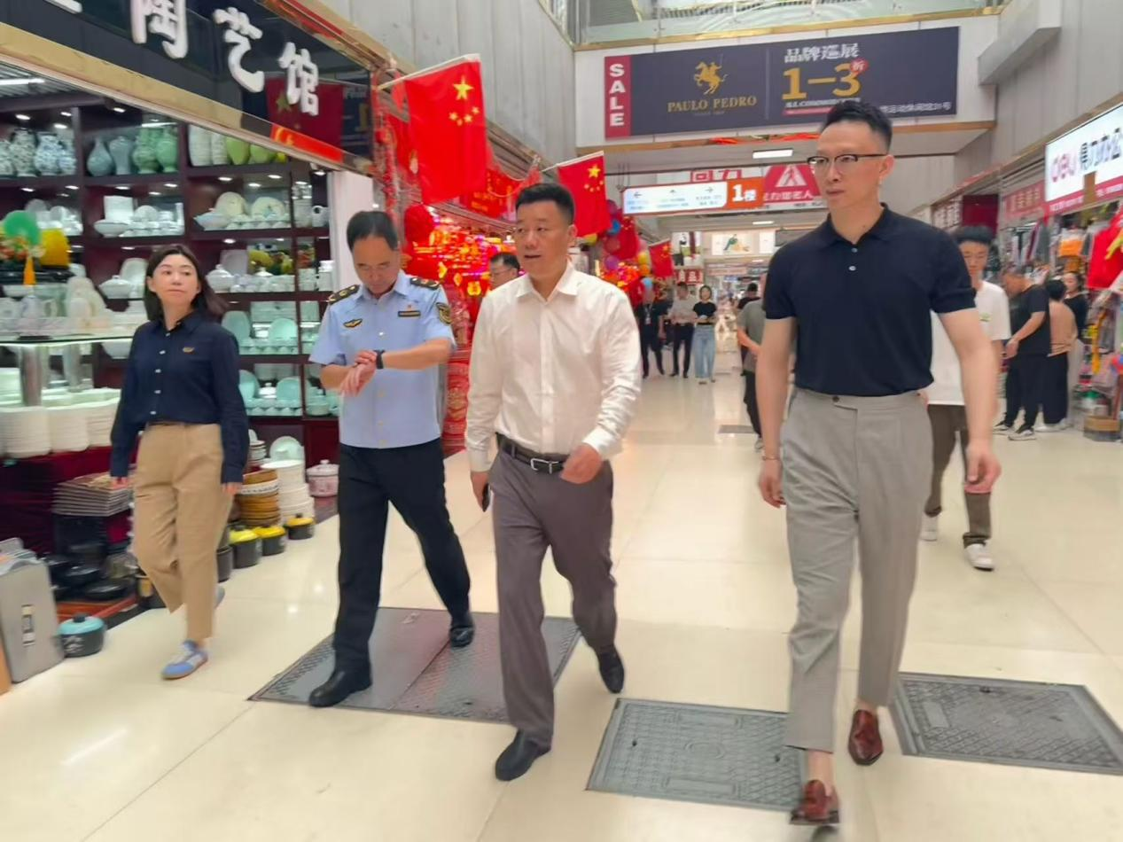 沈建设副区长一行赴钱江商城开展节前消防清静与谋划管理事情检查指导