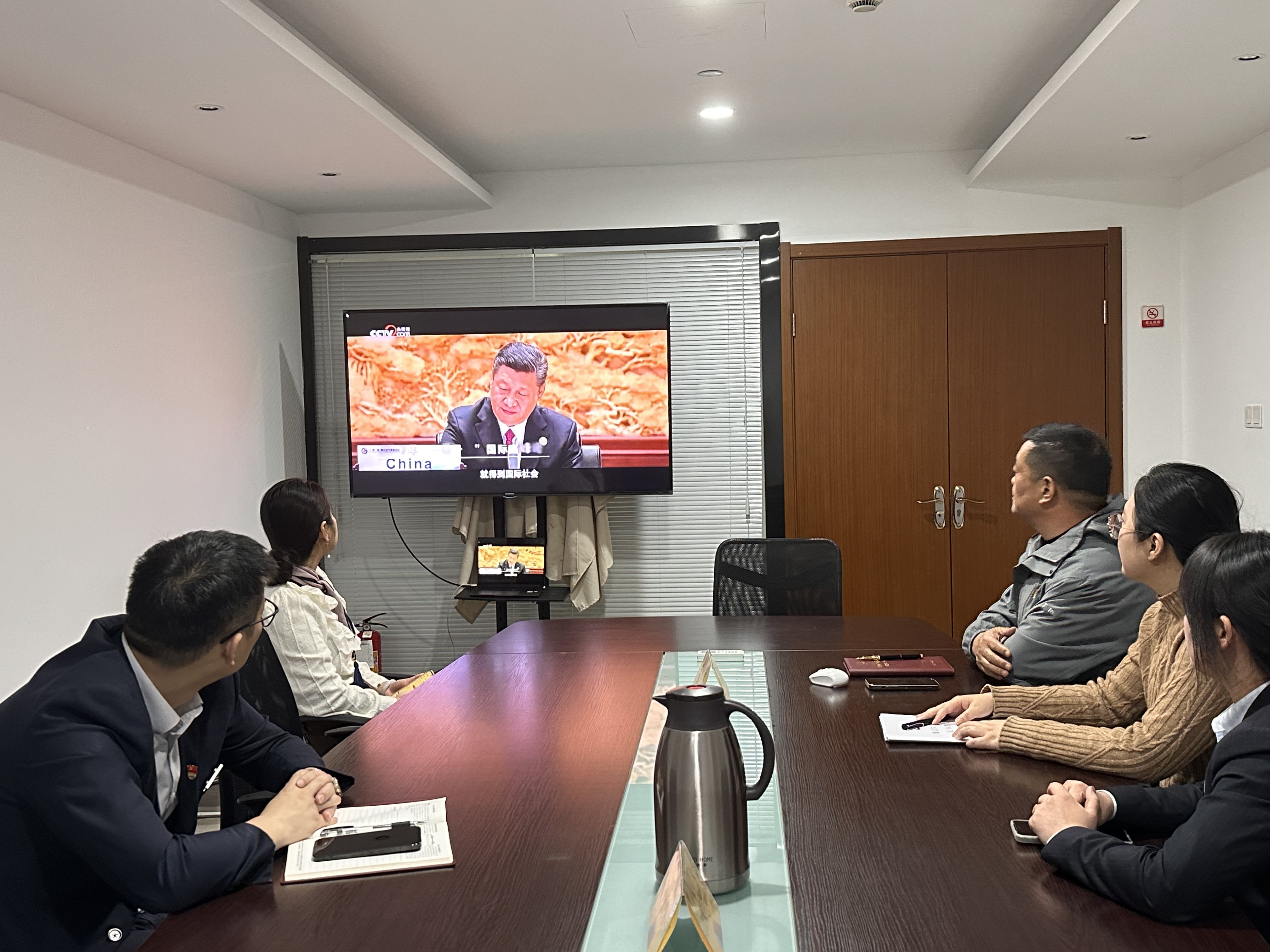 水晶城党支部开展11月党员牢靠运动