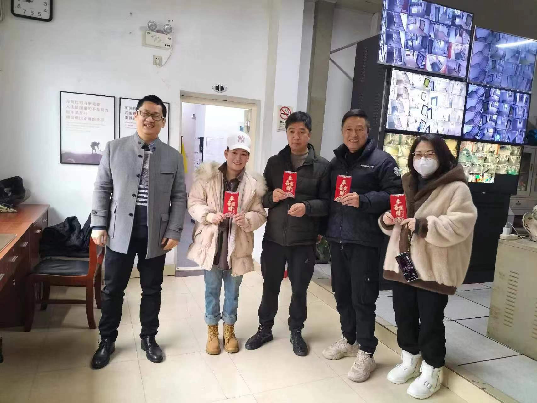 开工赠利是，，，，，，新春迎福祉——集团派发开工福利